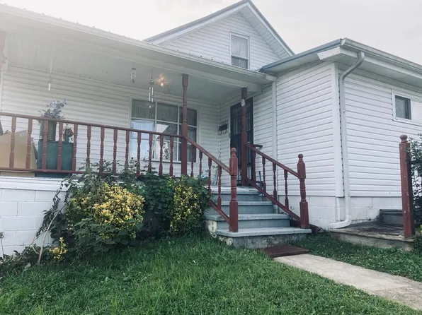 1005 Maple St, Paintsville, KY 41240