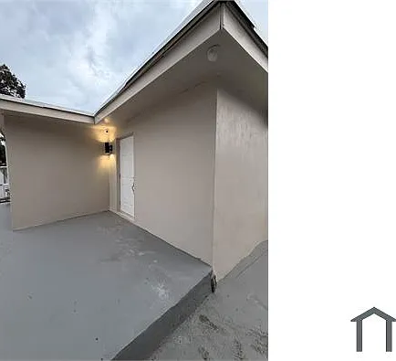 1 bed, 250 sqft, $2,040 — Photo 2