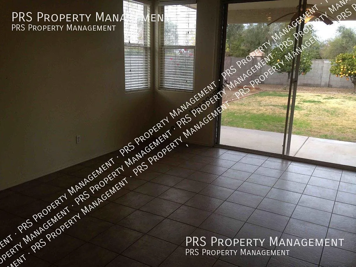 4 bed, 1600 sqft, $2,295 — Photo 3