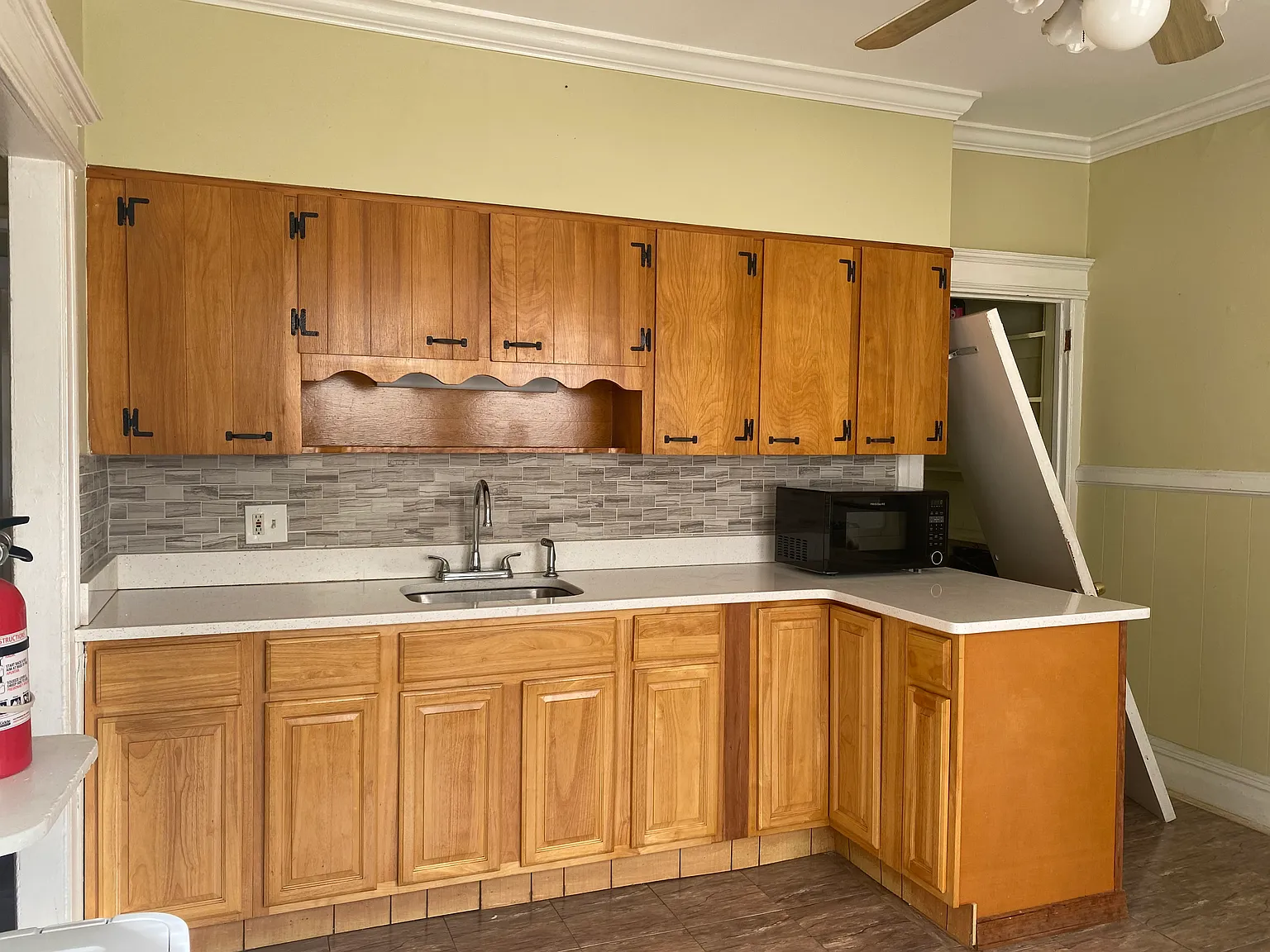 3 bed, 1.5 bath, $3,500 — Photo 4