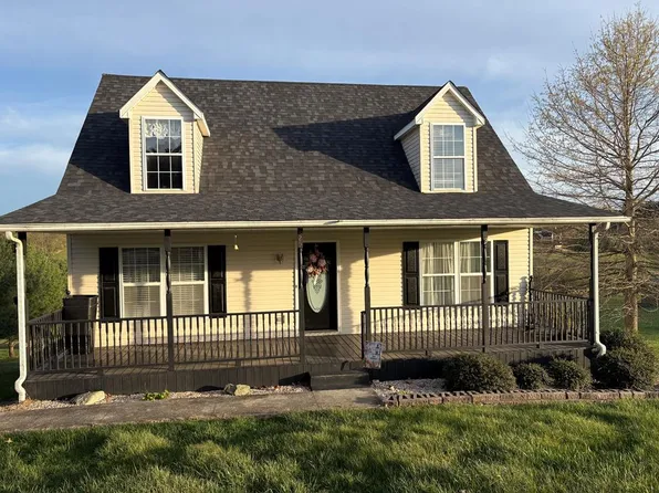 625 Wythe View Dr, Wytheville, VA 24382