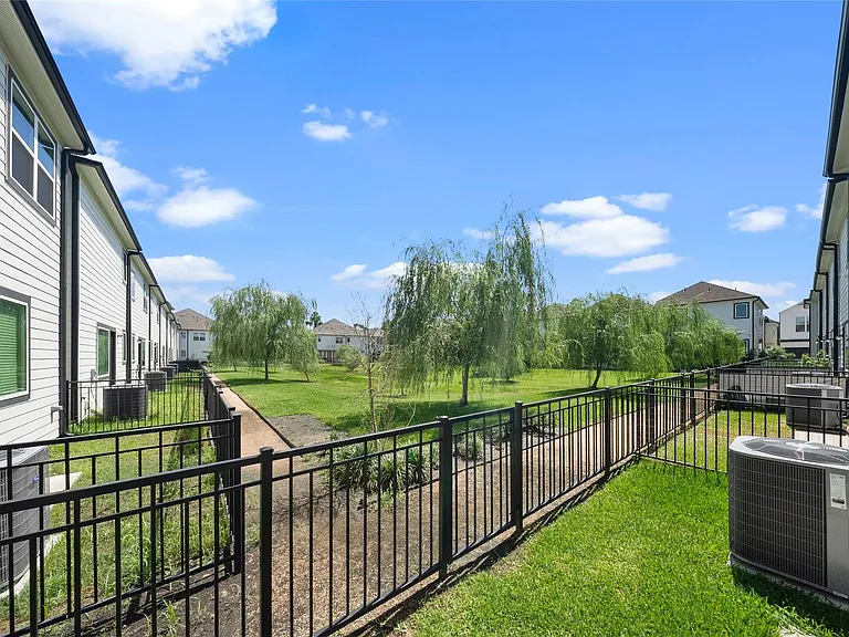 2309 Silva Park Ln — Photo 24