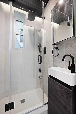 Rented by Safdie Realty Group | media 28