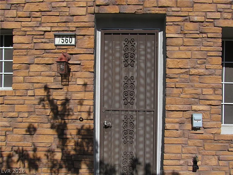 7560 Nicklin St — Photo 3