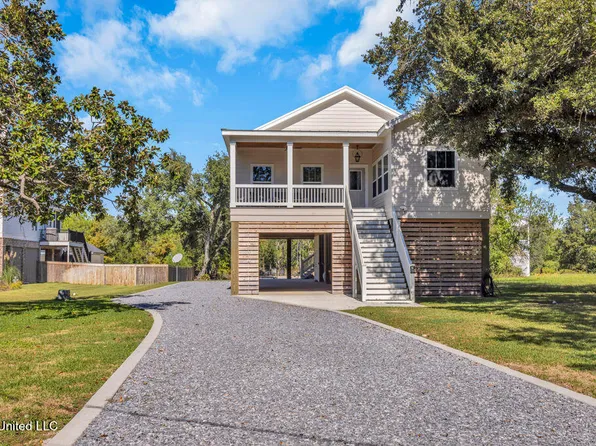 702 Saint Louis St, Pass Christian, MS 39571