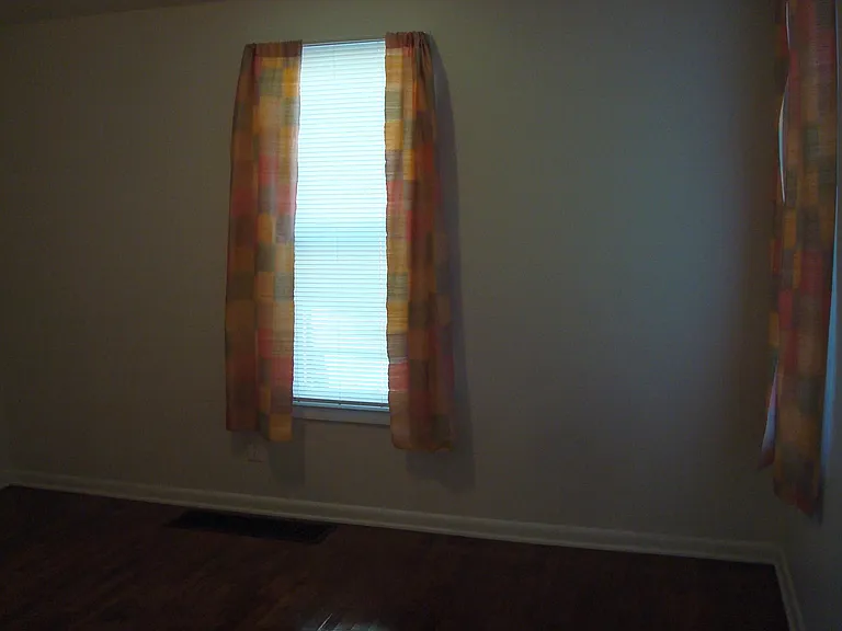 1323 NW Jackson St #1 — Photo 4