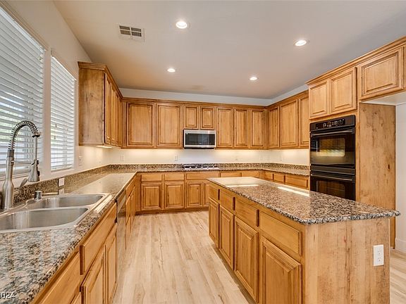3rd image of 5517 Grey Pointe St