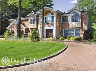 51 Reni Rd, Manhasset, NY 11030