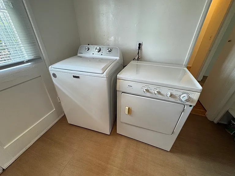 902 Alandele Ave #902 — Photo 25