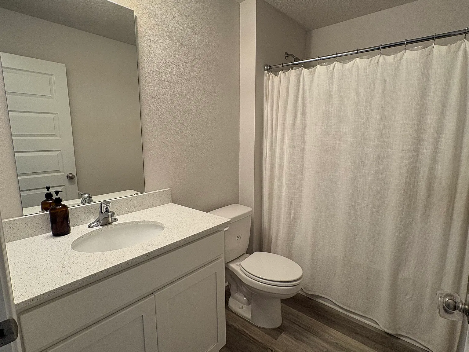 5 bed, 2012 sqft, $2,750 — Photo 3