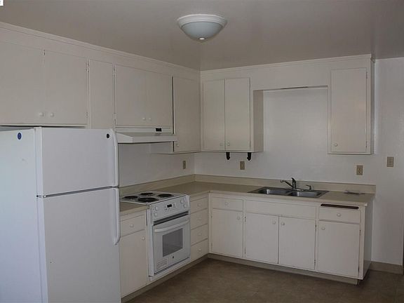 4th image of 3286 Anita Ct