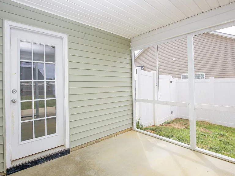 196 Lochwood Dr — Photo 47