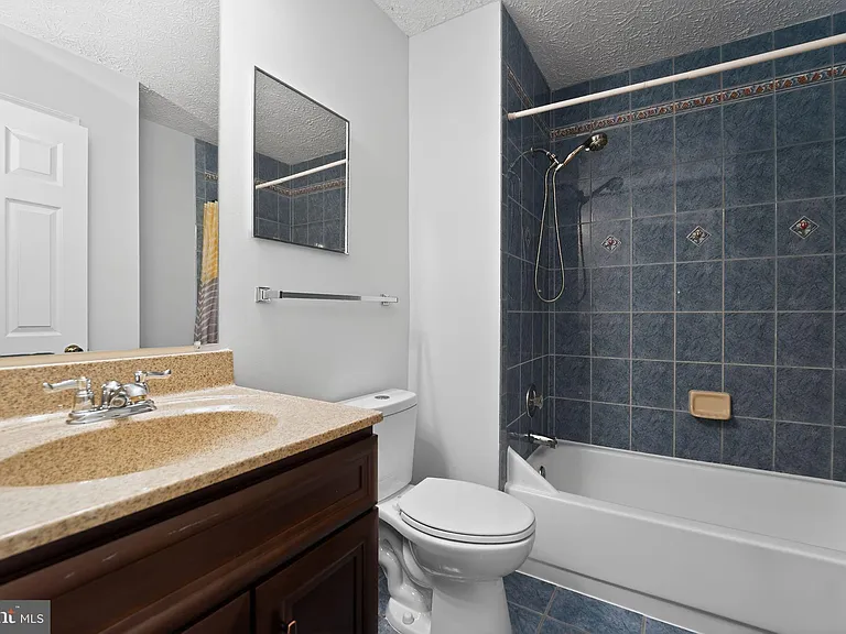 7916 Evesboro Dr — Photo 23