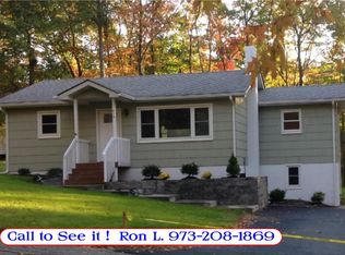 410 Shepperd Ln, Highland Lakes, NJ 07422