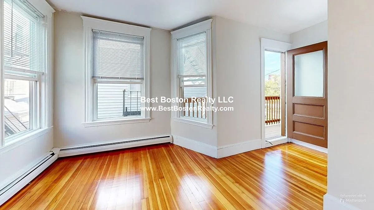 Building Photo - 16R Warren Ave #4