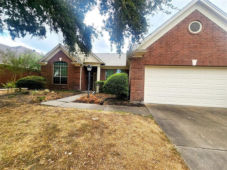 1st image of 18175 Holly Forest Dr