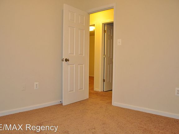 3rd image of 188 Aberdeen Dr