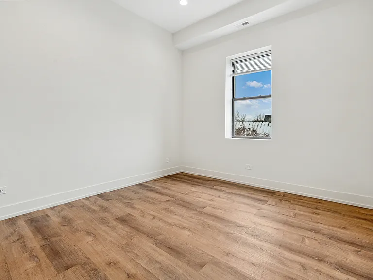 2203 N Hamilton Ave #301 — Photo 12