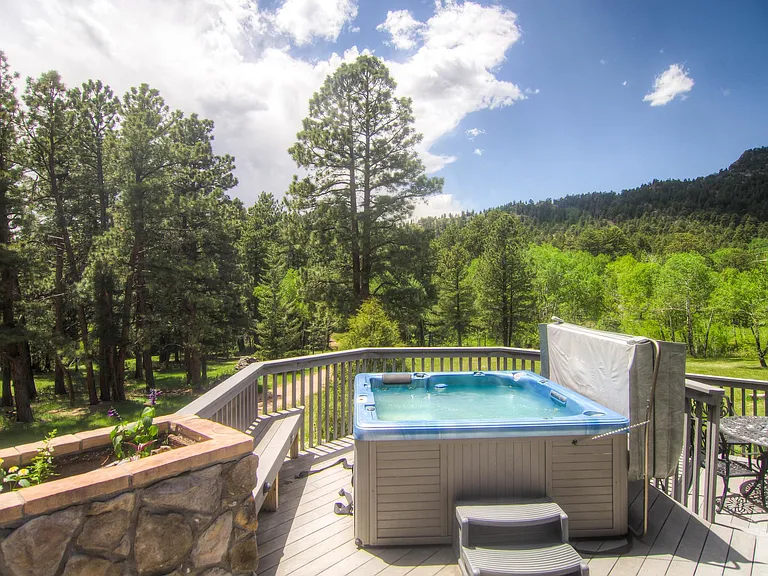 842 Lakeshore Dr — Photo 3
