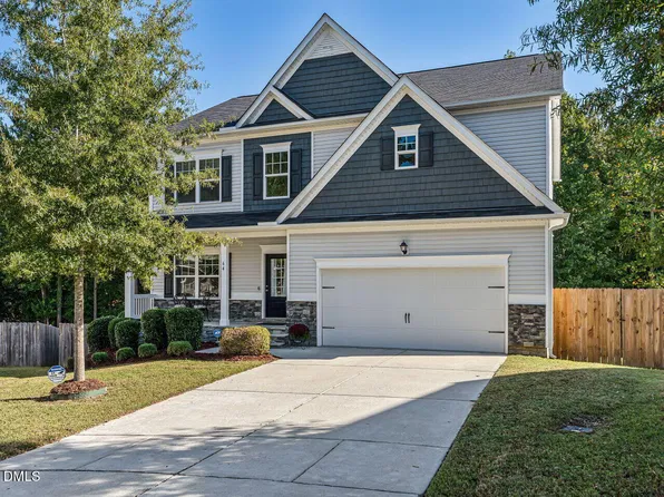 64 Creststone Ct, Clayton, NC 27527