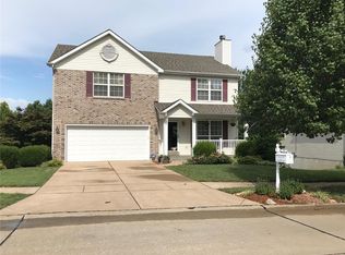 37 Winter Valley Dr, Fenton, MO 63026