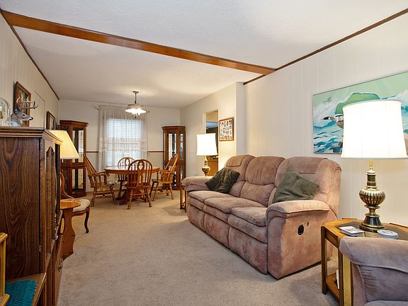2nd image of 104 Wilshire Dr