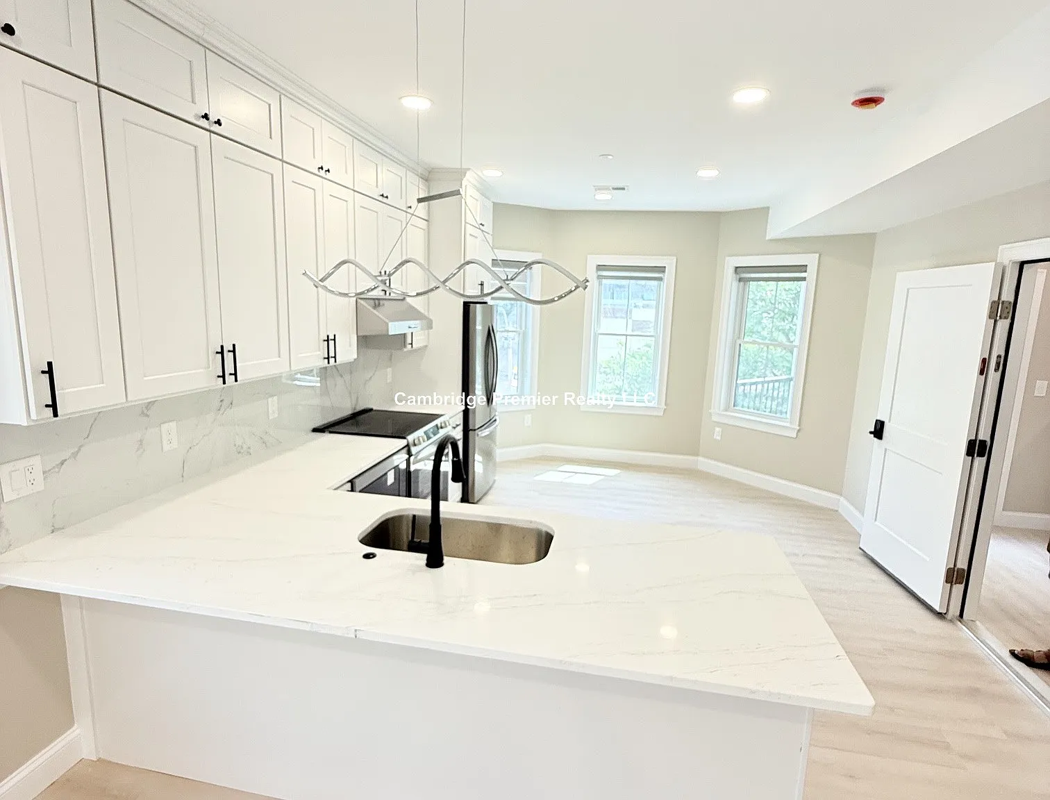 3 bed, $4,500 — Photo 2
