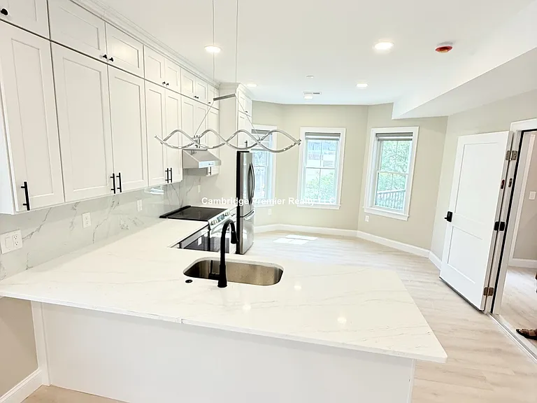 233 Highland Ave #2 — Photo 1