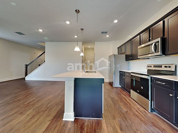 3rd image of 27462 Saint Andrews Ave