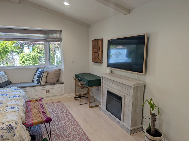 8339 Holy Cross Pl — Photo 19