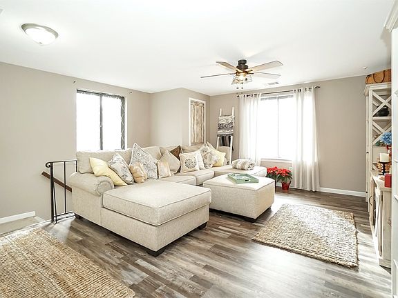 3rd image of 157 Skyline Dr #157