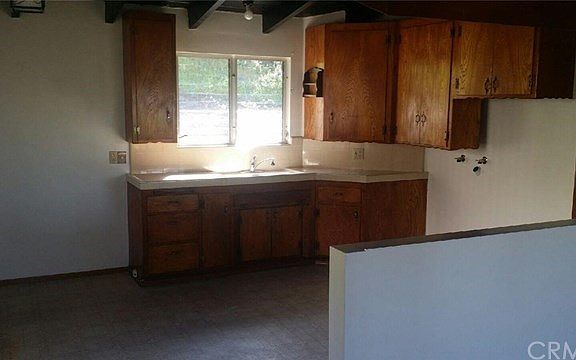 3rd image of 2564 Loma Vista Dr #B