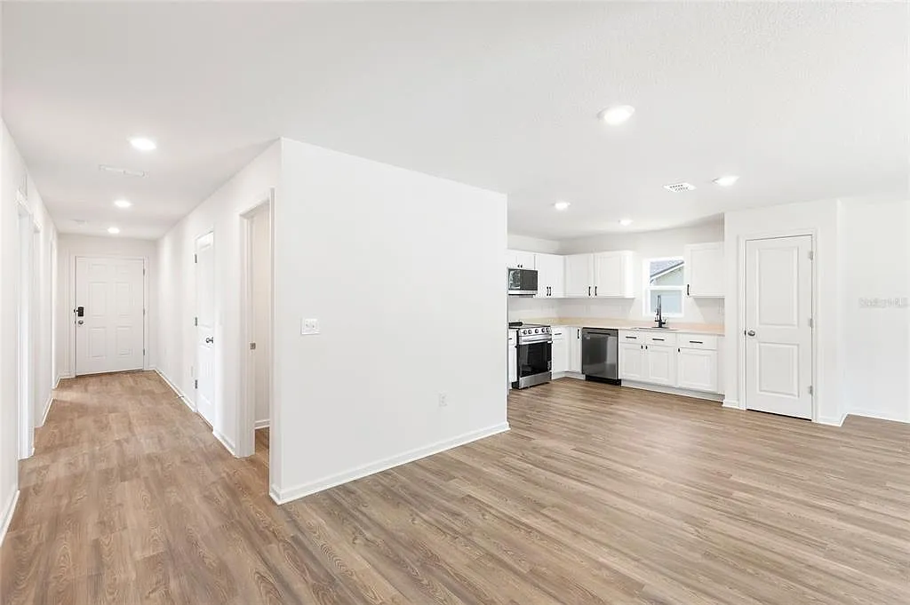 3 bed, 2.0 bath, 1259 sqft, $1,695 — Photo 4