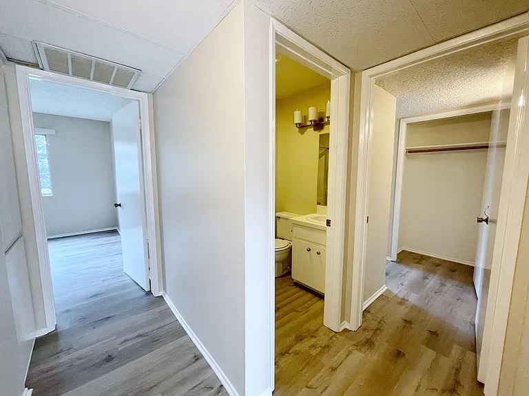 350 S Oakland Ave — Photo 10
