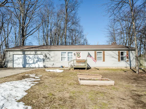 66810 Park Ln, Dowagiac, MI 49047