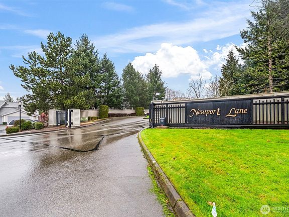 3rd image of 4802 Nassau Avenue NE #122