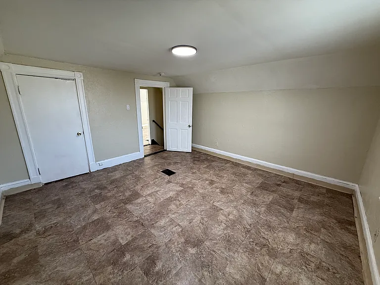 18-20 Wolcott St #1 — Photo 15