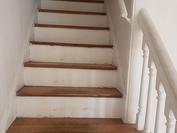 3rd image of 2159 Eastview Ave #2159