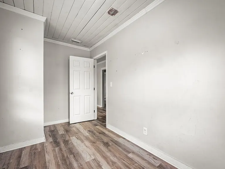 256 Vernis Ave — Photo 11