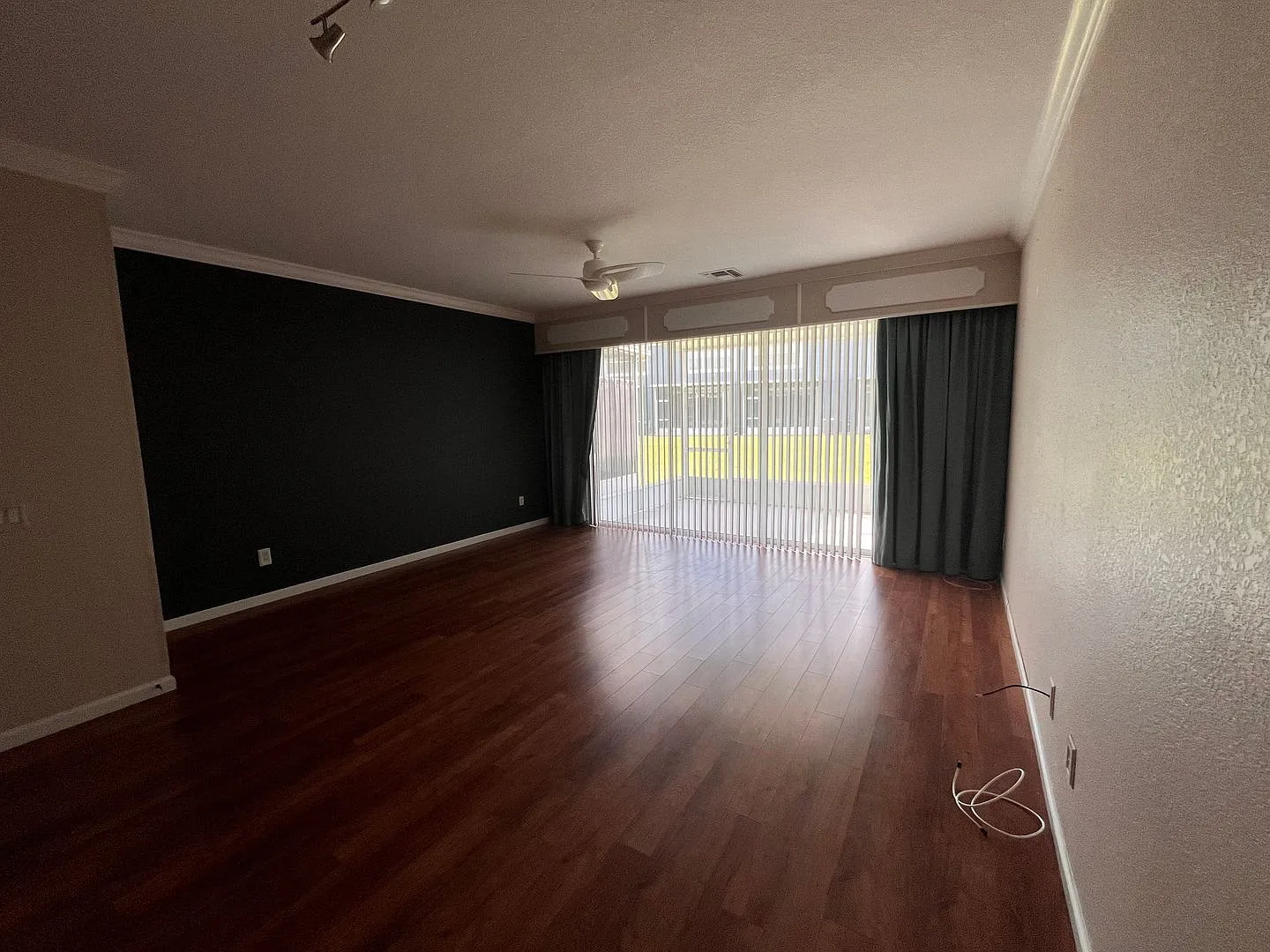 Amazing Neighborhood 3/3 W/Great Amenities! — Photo 3