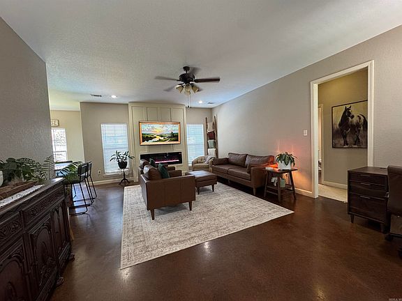 2nd image of 5430 Chateau Dr