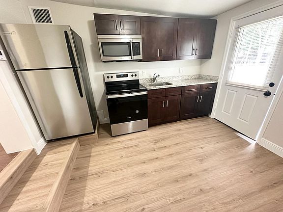 5th image of 1726 Kamler Ave Unit 2