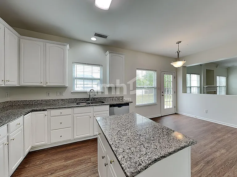 7009 Pine Cone Ln — Photo 4