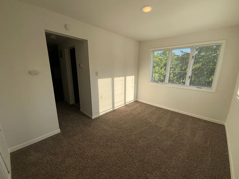 1400 Bass Ave — Photo 8