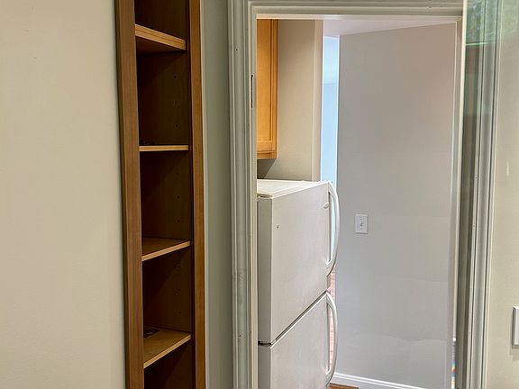 4th image of 1046 Delta Ave APT 3
