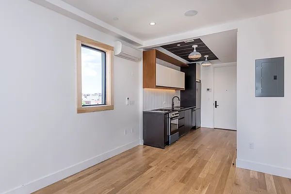 Rented by Nooklyn NYC LLC | media 36