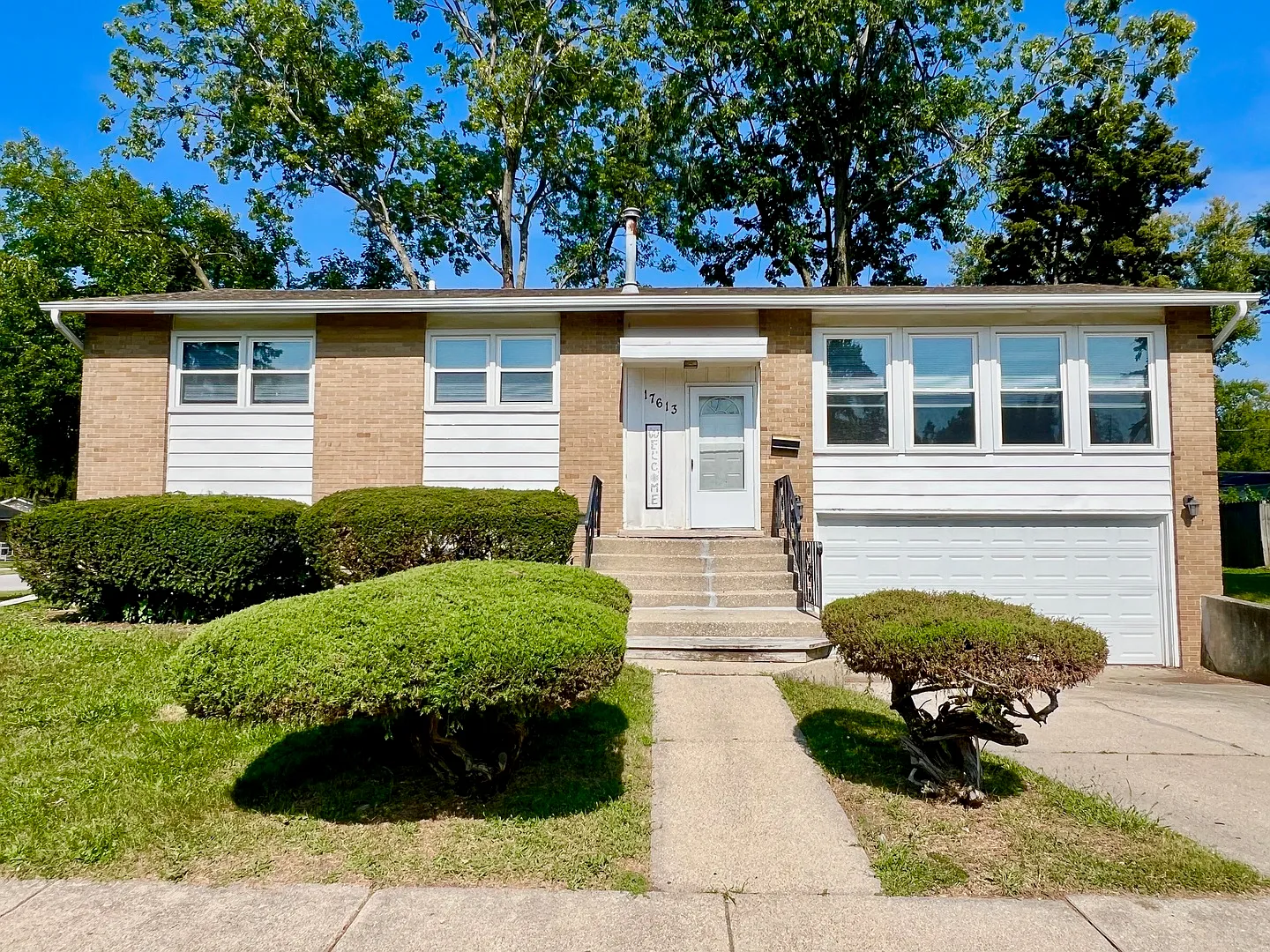 17613 Grandview Dr photo 1