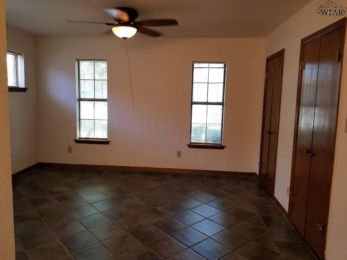 3 bed, 3.0 bath, 1960 sqft, $1,650 — Photo 4