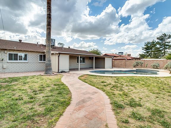 5th image of 8710 E Cypress St