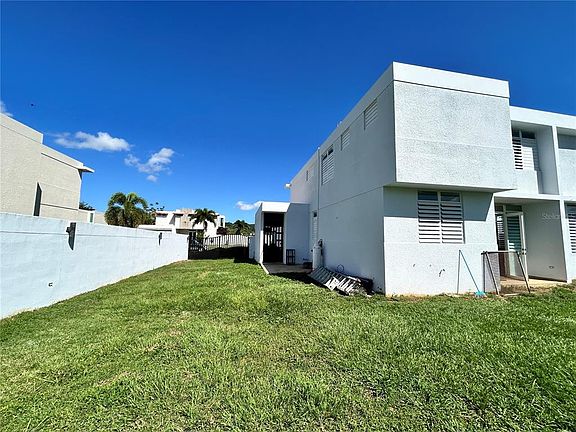 5th image of 345 Calle Tulipan